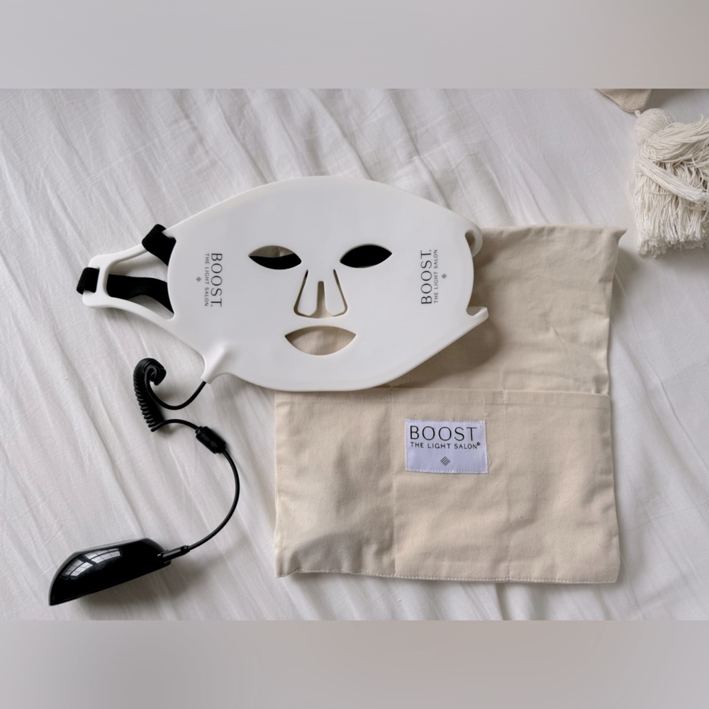 Red Light Therapy Mask. The light salon Boost